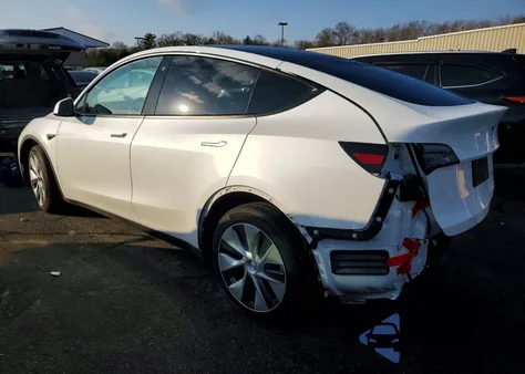 2022 Tesla Model Y z USA, uszkodzony, nr VIN 7SAYGDEE4NF370664